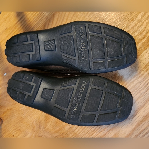 🌞NICE🌞NATURAL SOUL Brown Leather Flats Sz 6.5 - Picture 6 of 8